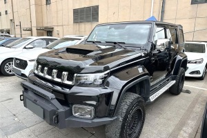 BJ40 北京 2.0T 自動四驅(qū)城市獵人版?zhèn)b客型