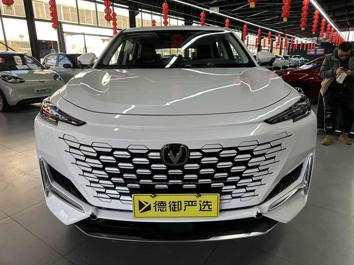 長(zhǎng)安 長(zhǎng)安UNI-K  2024款 2.0T 兩驅(qū)悅尚型圖片