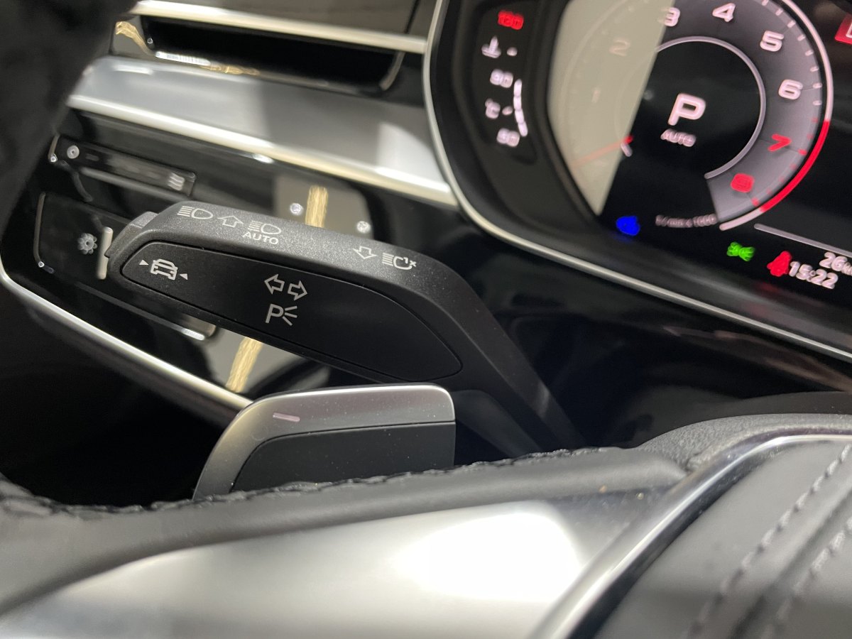 奧迪 奧迪A8  2025款 A8L 50 TFSI quattro 臻選型圖片