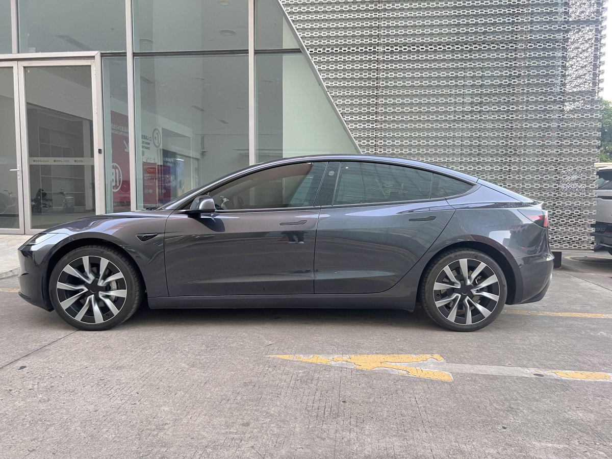 特斯拉 Model 3  2023款 煥新版 后輪驅(qū)動圖片