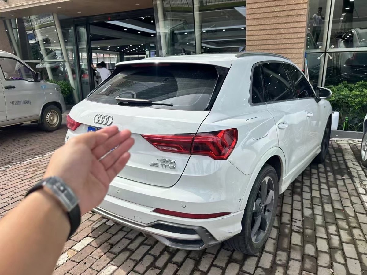 奧迪 奧迪Q3  2024款 35 TFSI 時(shí)尚動感型圖片