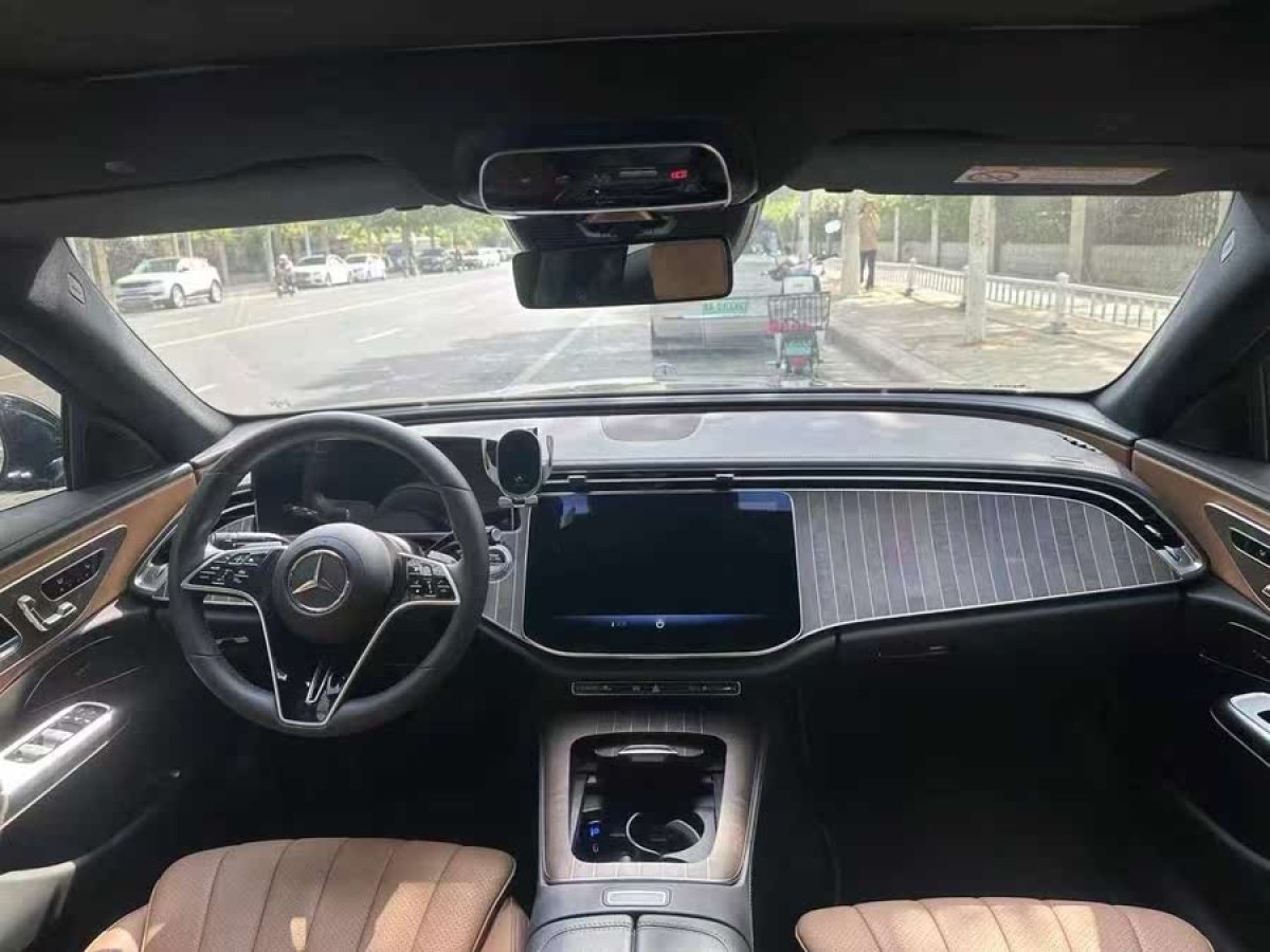 奔馳 奔馳E級  2024款 E 300 L 時尚運動型圖片