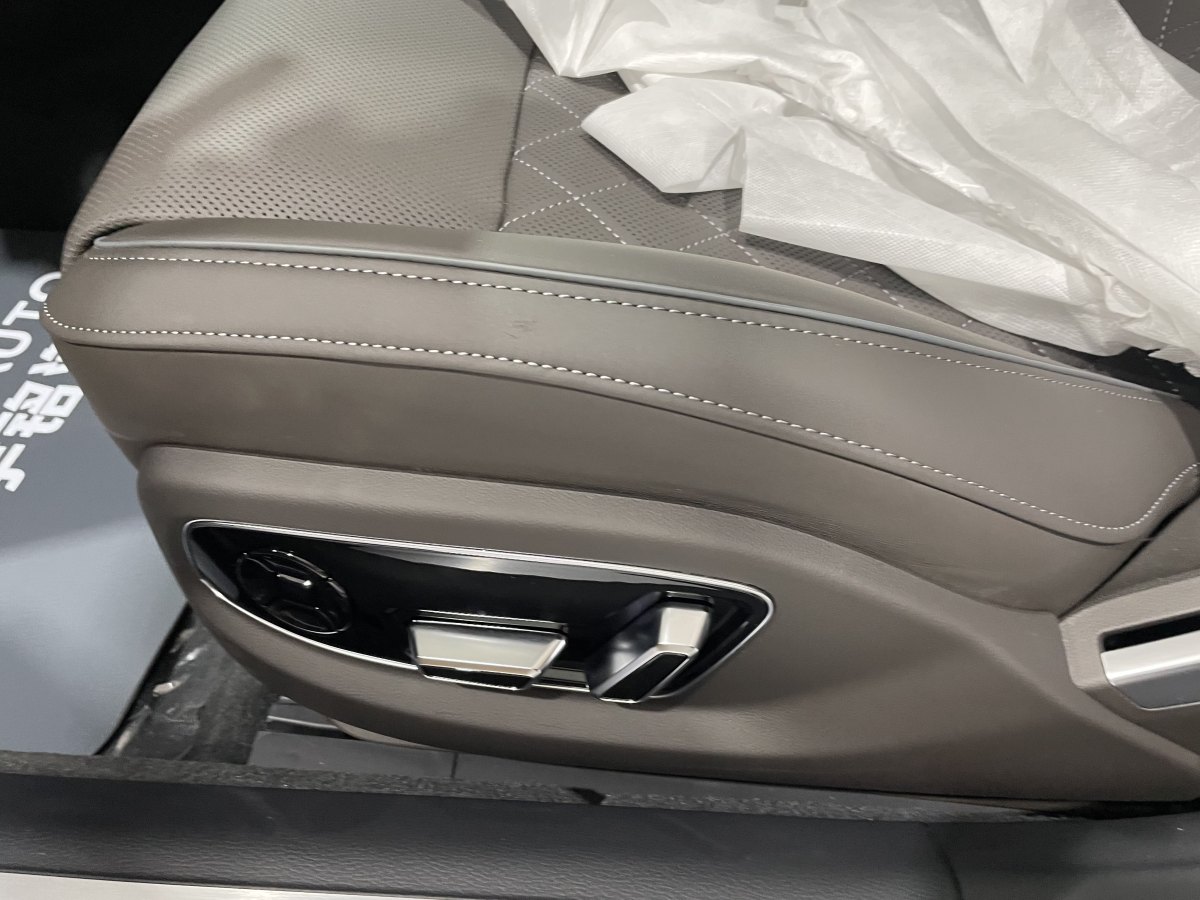 奧迪 奧迪A8  2025款 A8L 50 TFSI quattro 臻選型圖片
