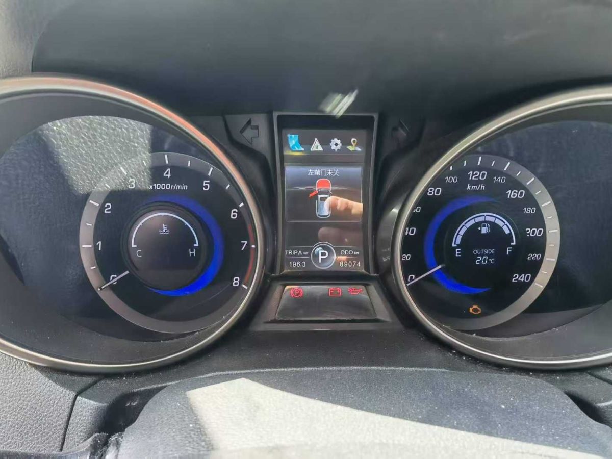 長安 CS75  2015款 1.8T 自動四驅(qū)時尚型 國IV圖片