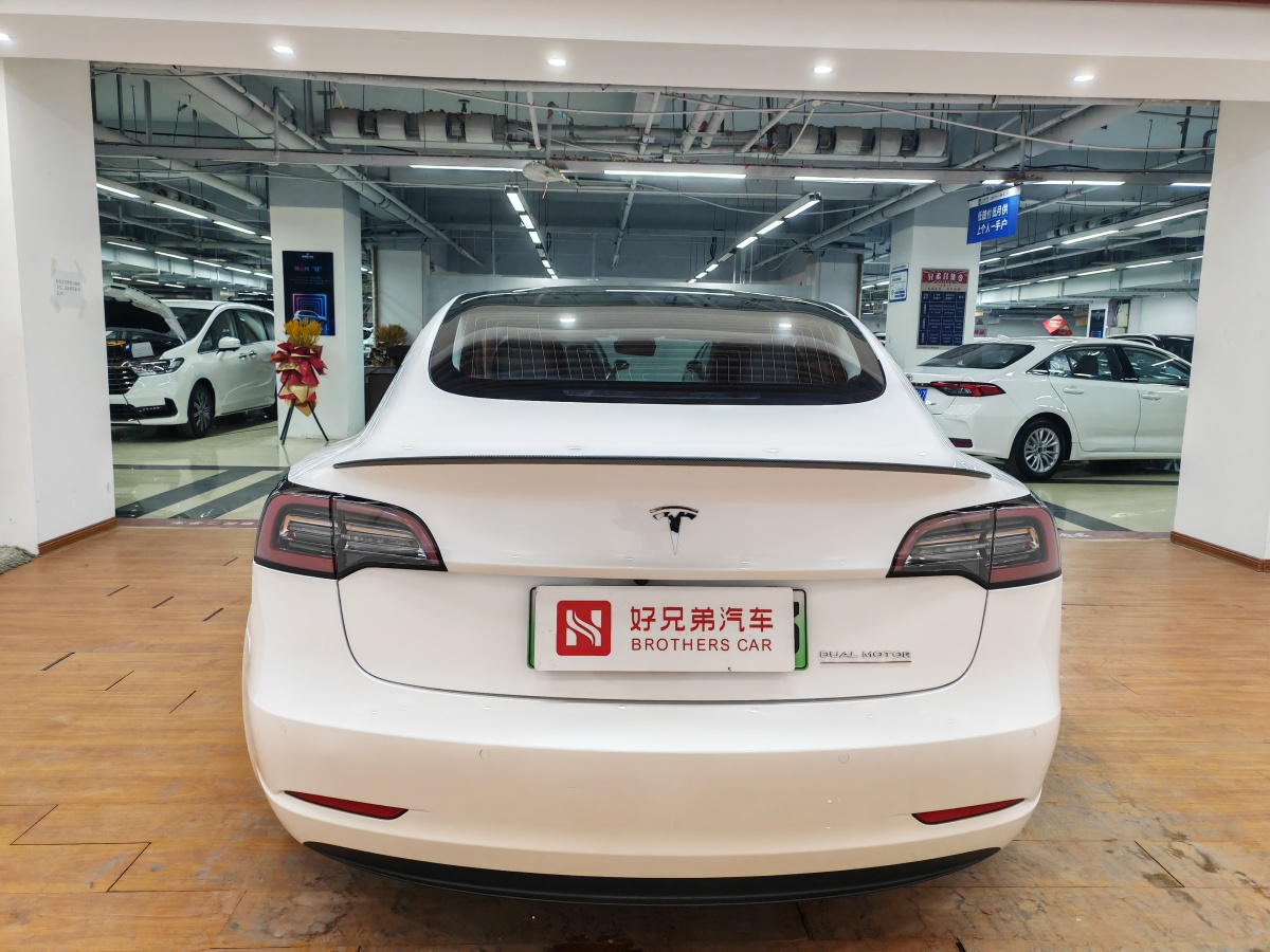 特斯拉 Model 3  2019款 長續(xù)航后驅(qū)版圖片