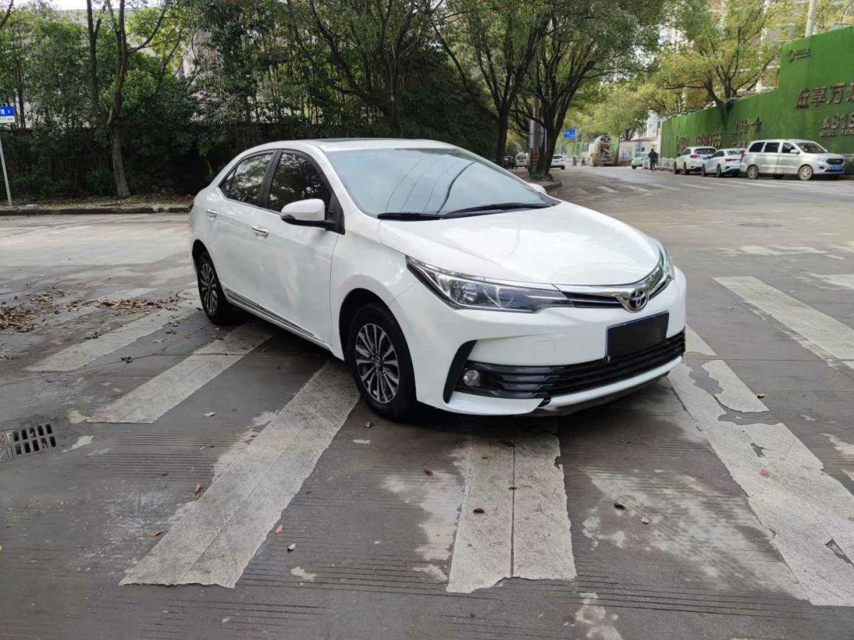 豐田 卡羅拉  2019款 1.2T S-CVT 運(yùn)動版圖片