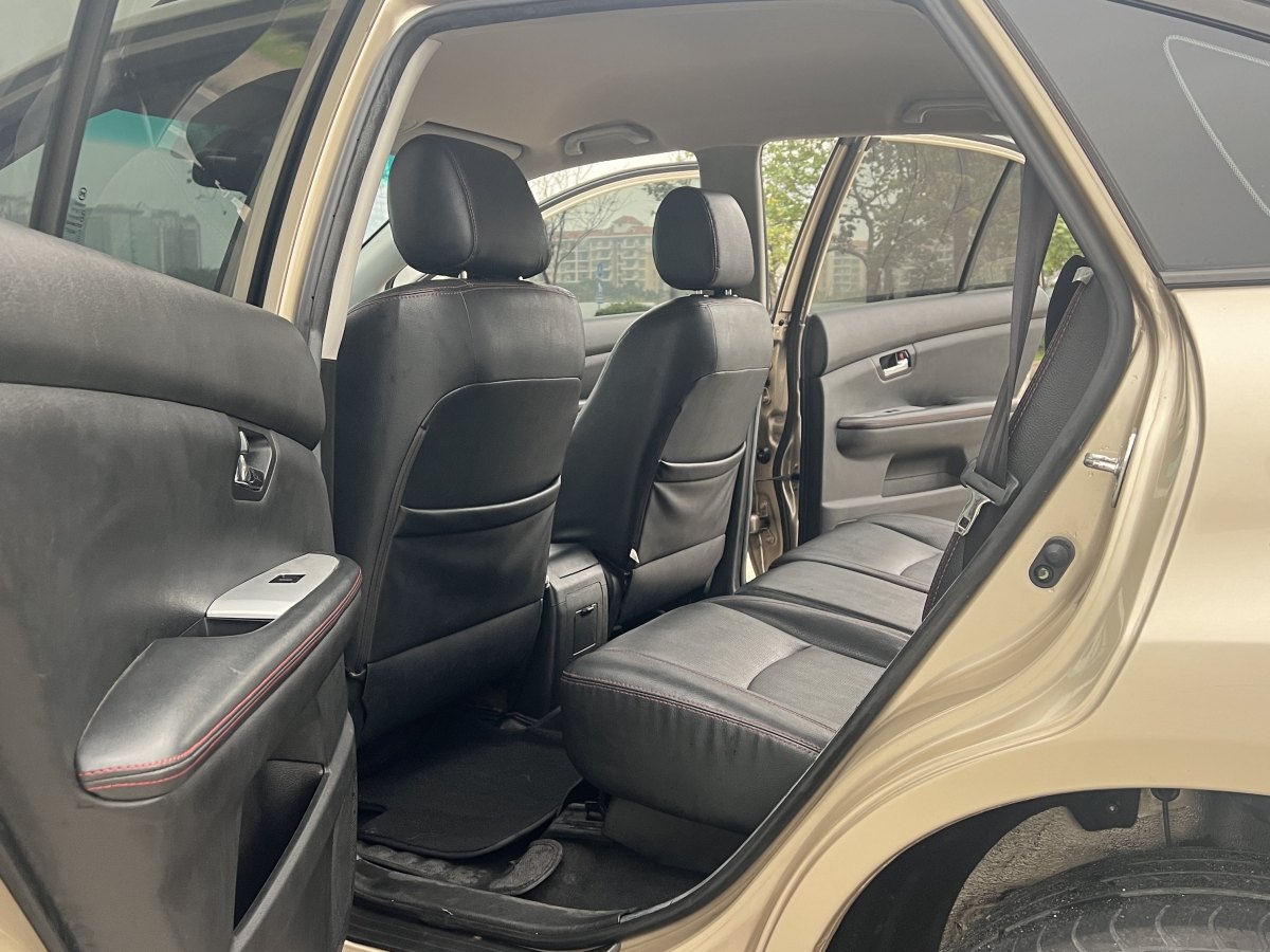 比亞迪 S6  2014款 2.4L 自動(dòng)尊貴型 5座圖片