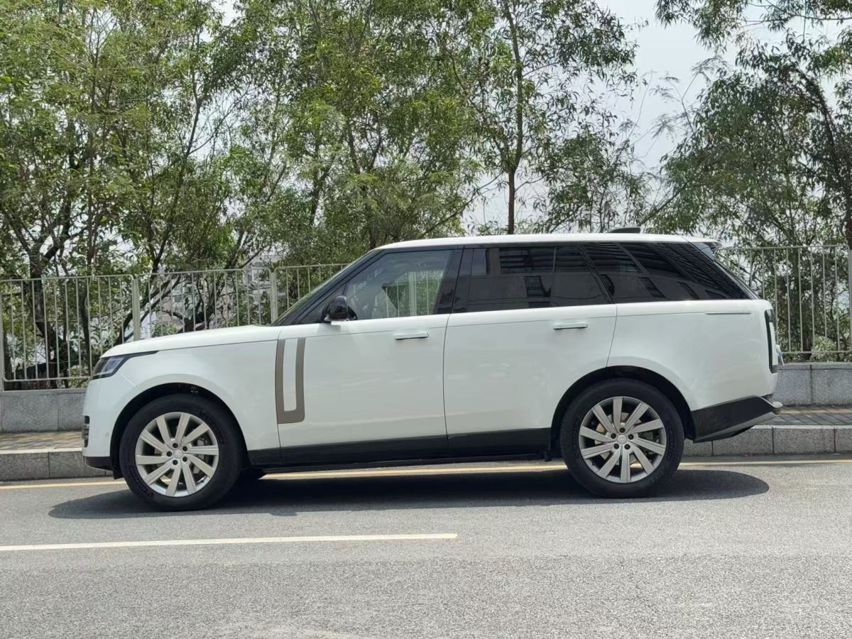 路虎 攬勝  2024款 3.0 L6 360PS 盛世版圖片