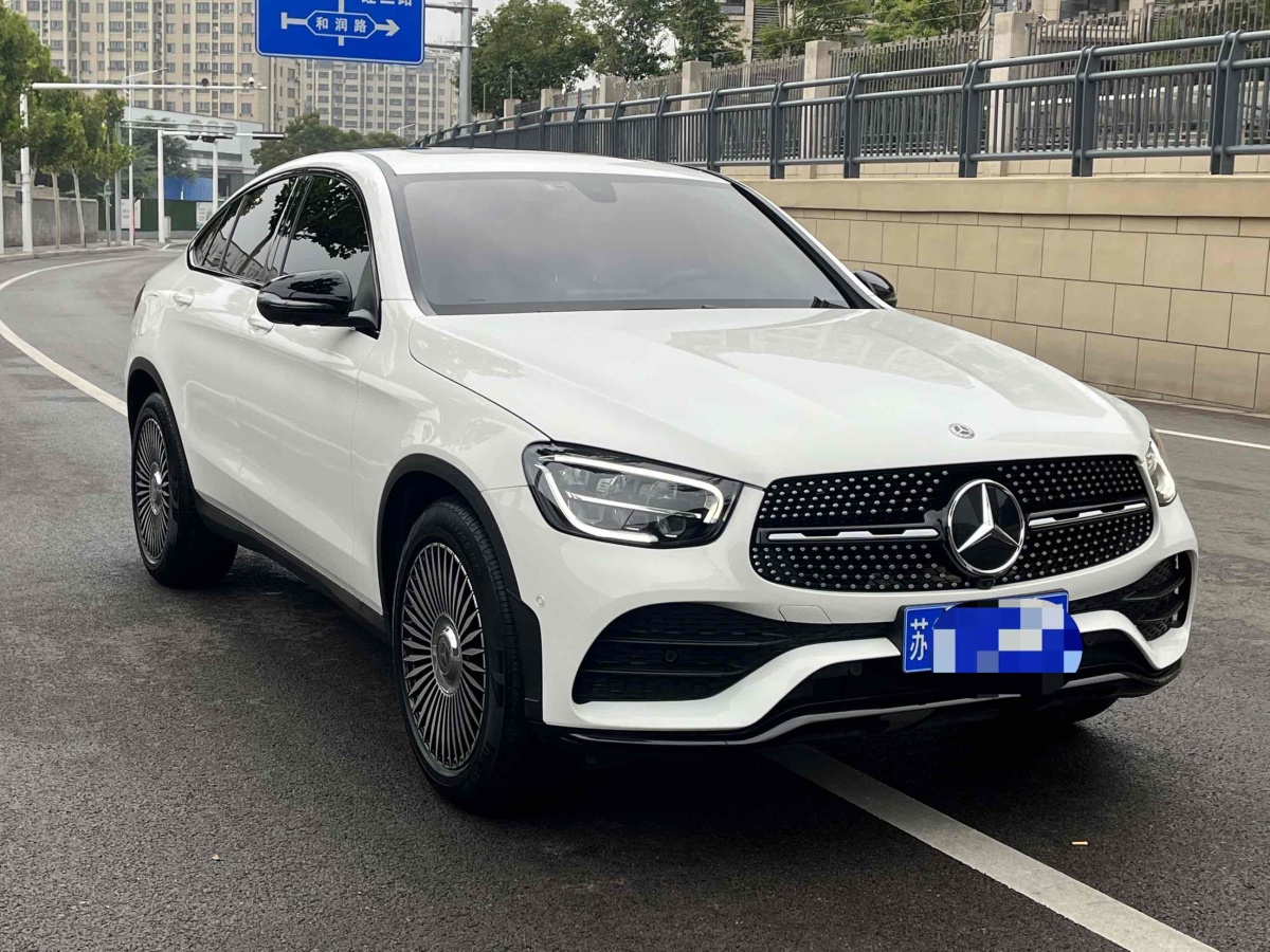 2021年3月奔馳 奔馳GLC  2022款 改款 GLC 260 4MATIC 轎跑SUV