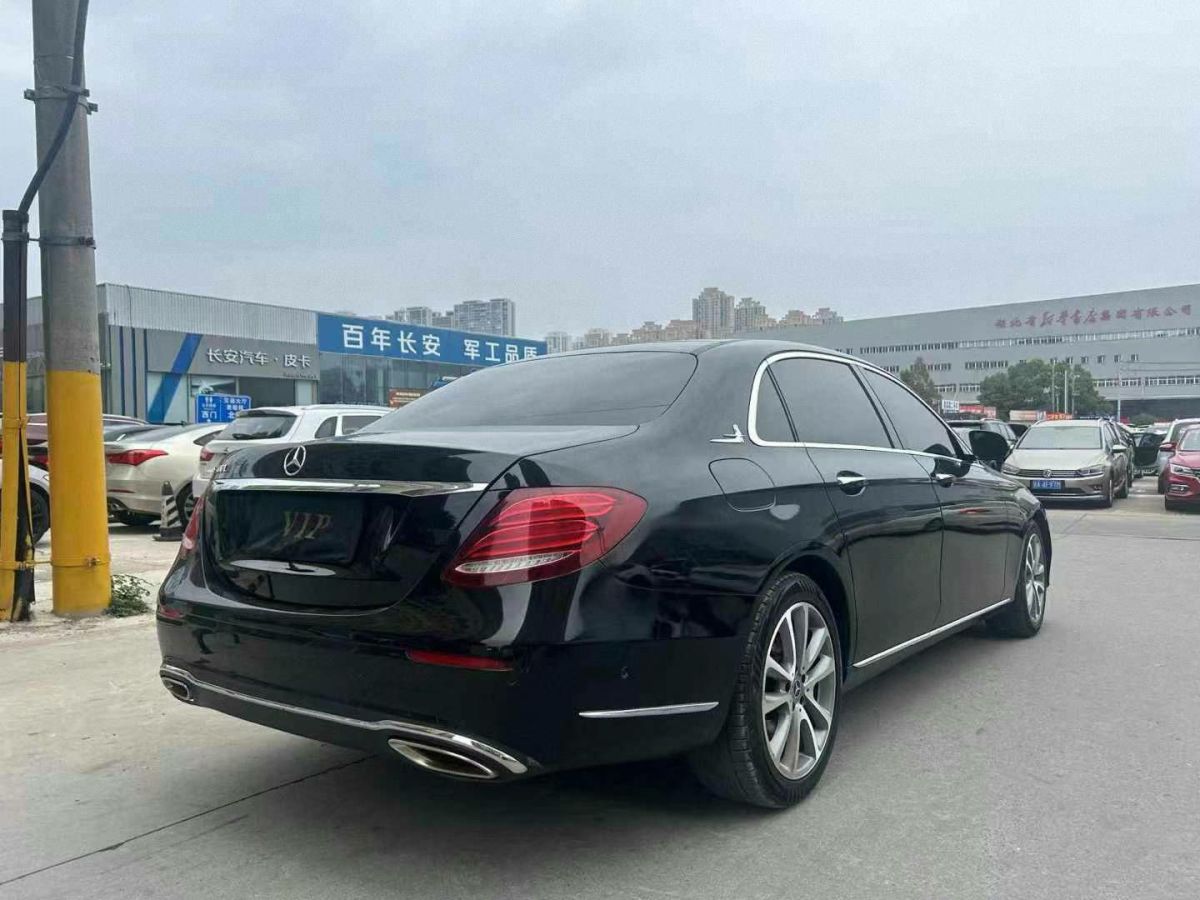 奔馳 奔馳A級(jí)  2019款  A 220 L 4MATIC 運(yùn)動(dòng)轎車圖片