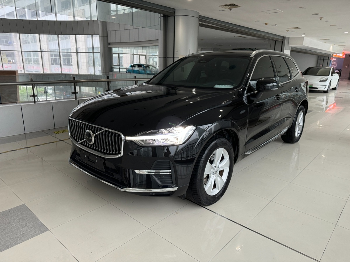 2021年7月沃爾沃 XC60  2022款 B5 四驅(qū)智逸豪華版