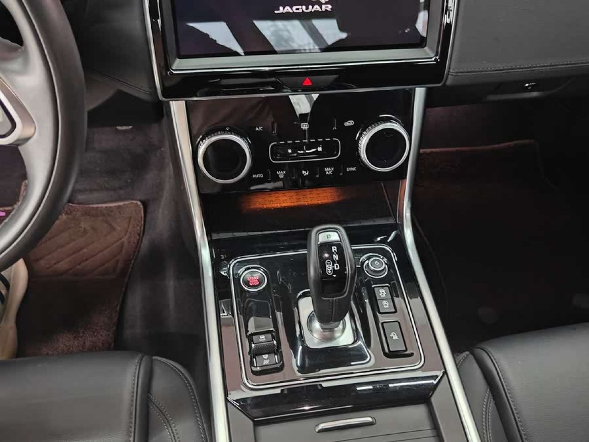 捷豹 XEL  2021款 2.0T 250PS S進(jìn)取優(yōu)雅版圖片