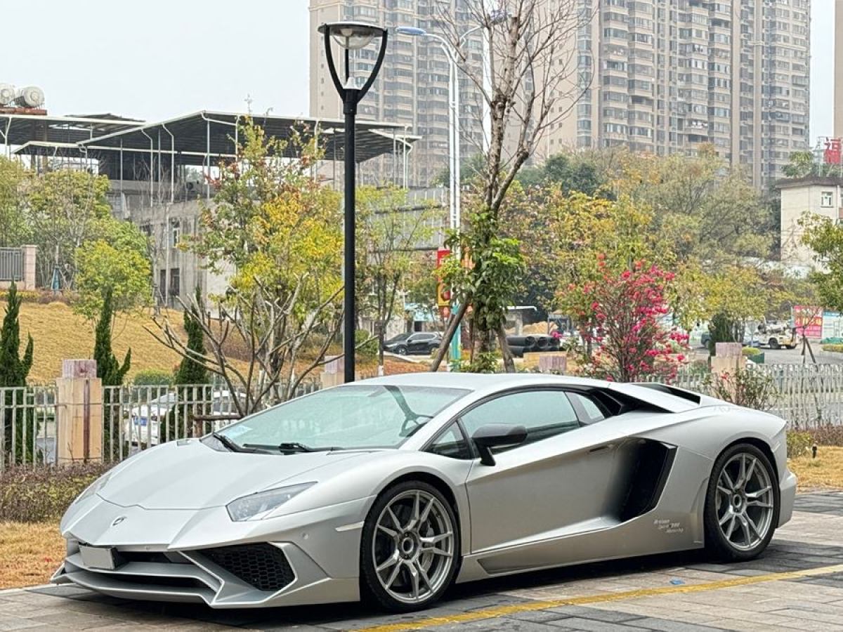 2013年6月蘭博基尼 Aventador  2011款 LP 700-4