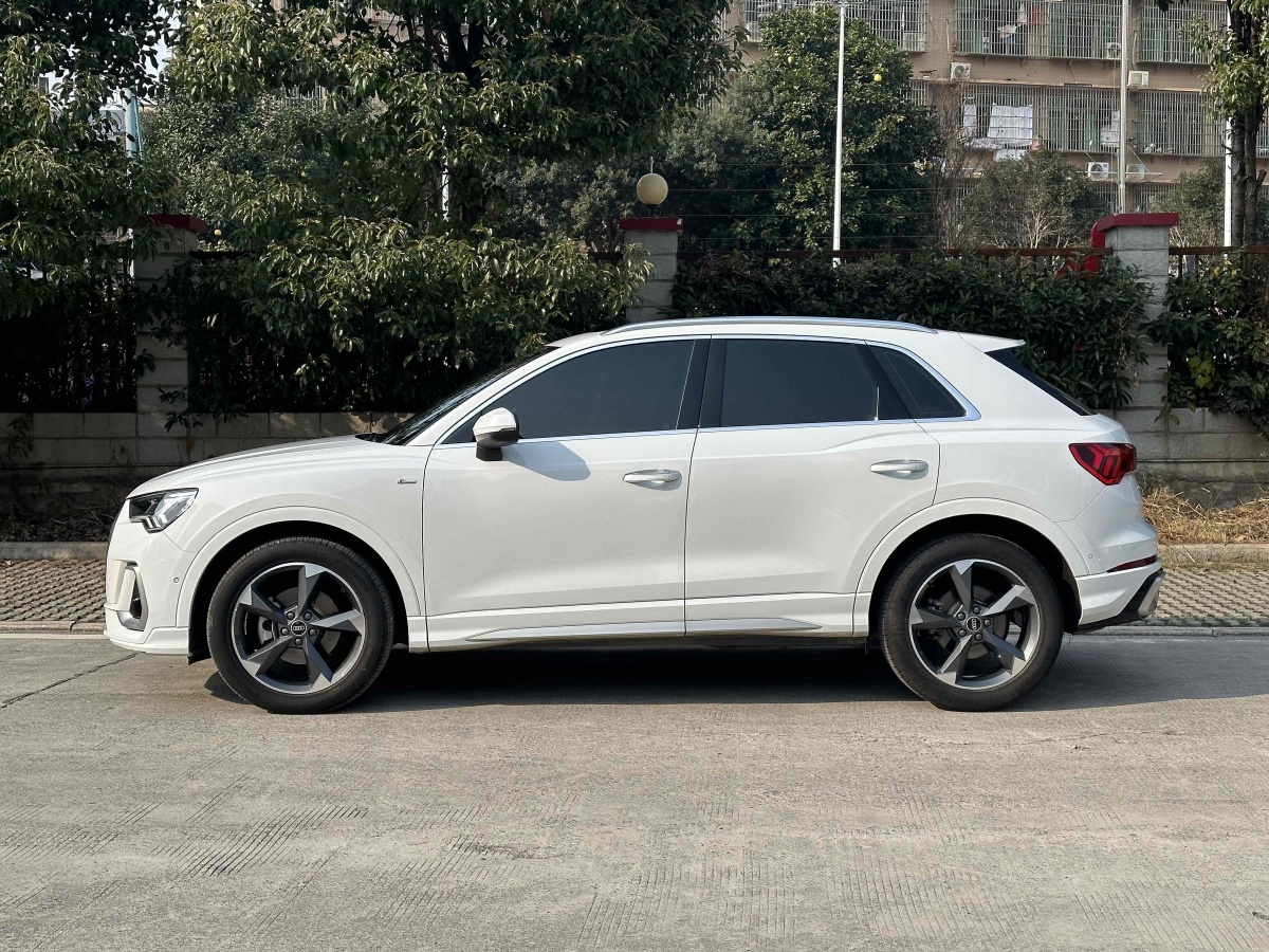 奧迪 奧迪Q3  2024款 35 TFSI 時(shí)尚動(dòng)感型圖片