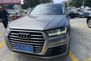 奥迪Q7 奥迪 55 TFSI S line运动型