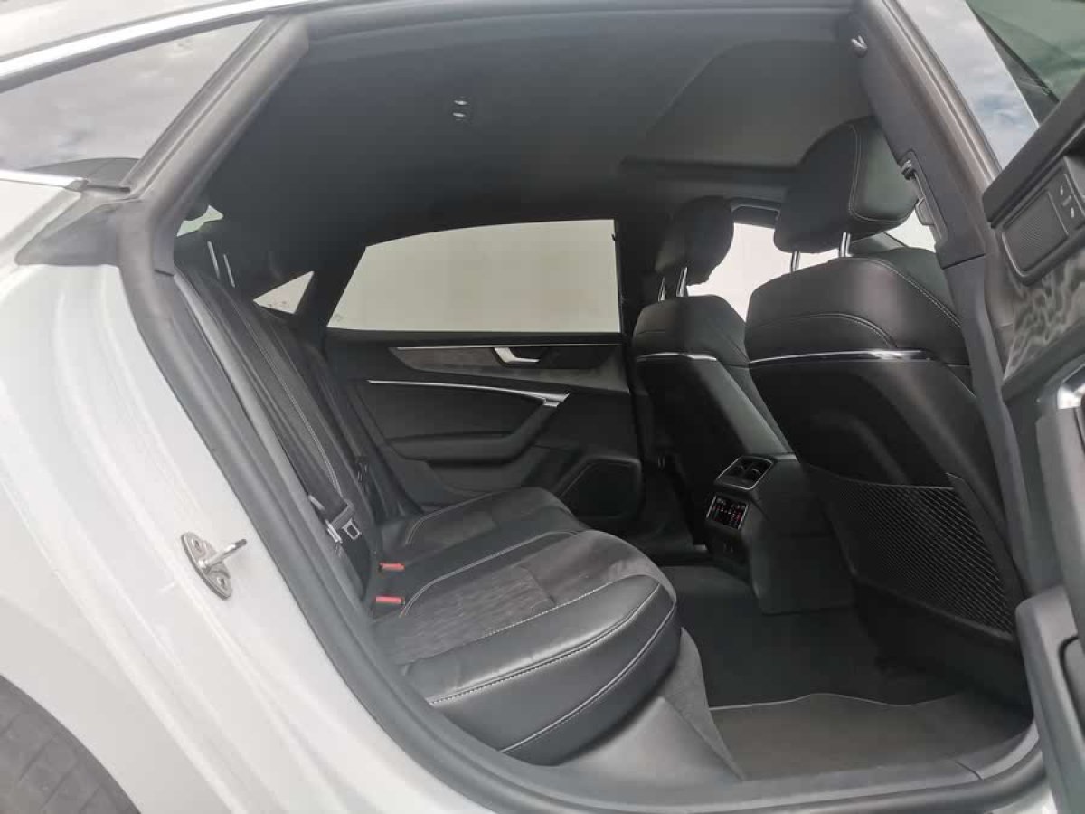 奧迪 奧迪A7L  2024款 55TFSI quattro S-line 志遠型 流晶套裝圖片
