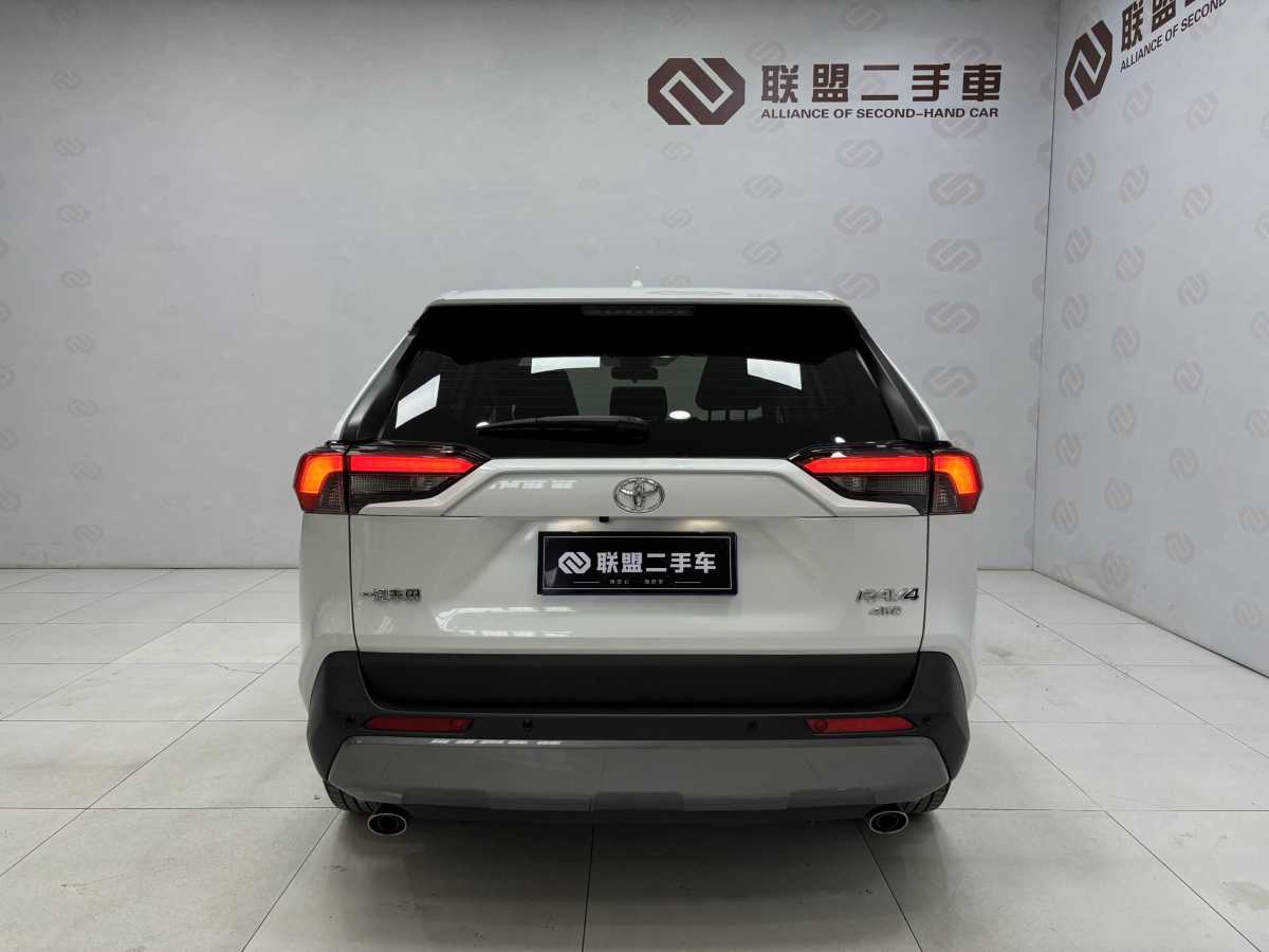 豐田 RAV4  2018款 榮放 2.0L CVT兩驅(qū)風(fēng)尚版圖片