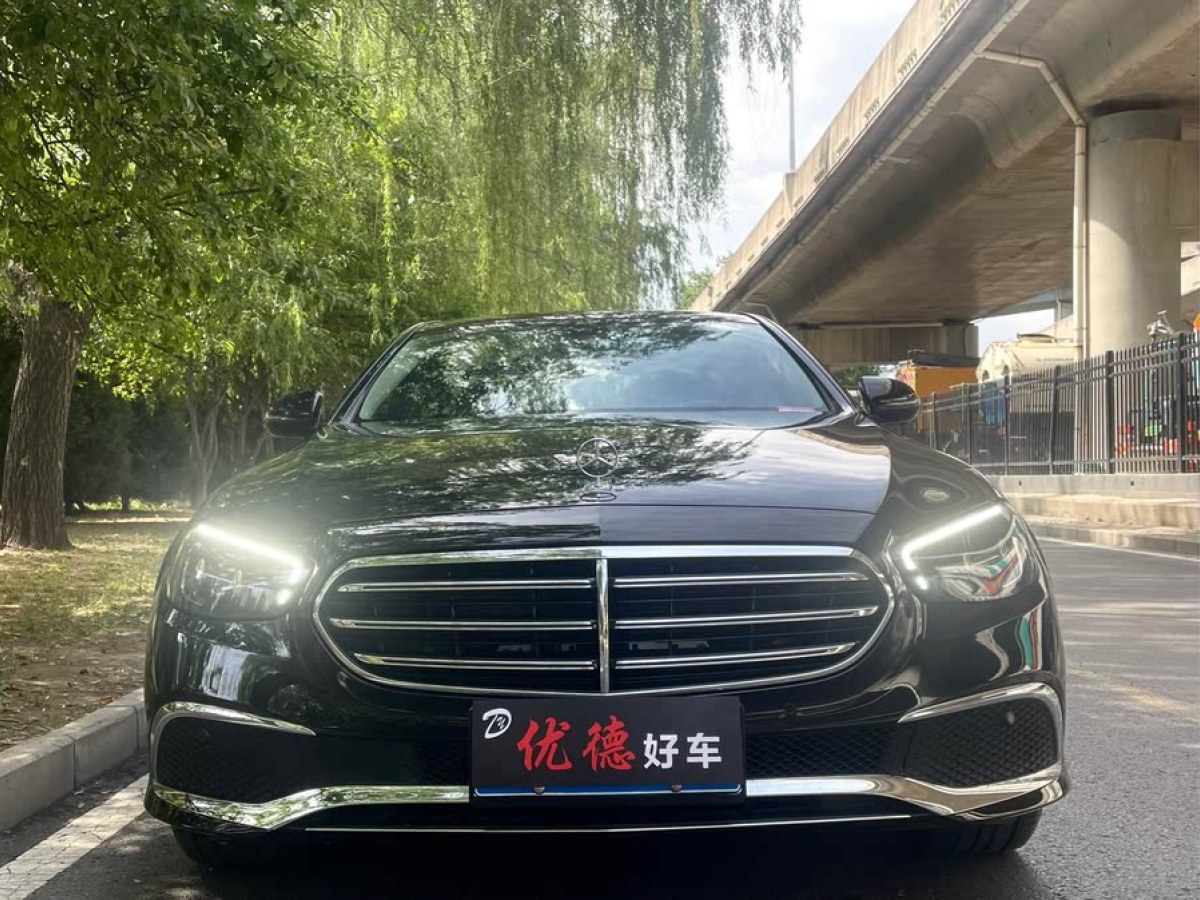 奔馳 奔馳E級(jí)  2021款 改款 E 260 L 運(yùn)動(dòng)型圖片