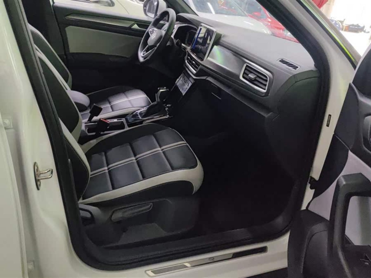 大眾 T-ROC探歌  2023款 300TSI DSG兩驅(qū)辰光版圖片