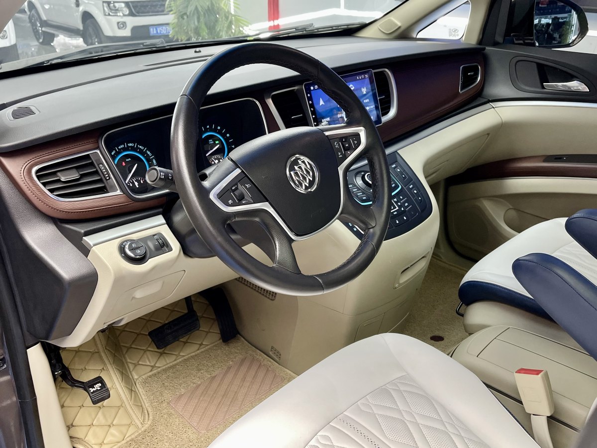 2015年7月別克 GL8  2014款 3.0L GT豪華商務(wù)豪雅版