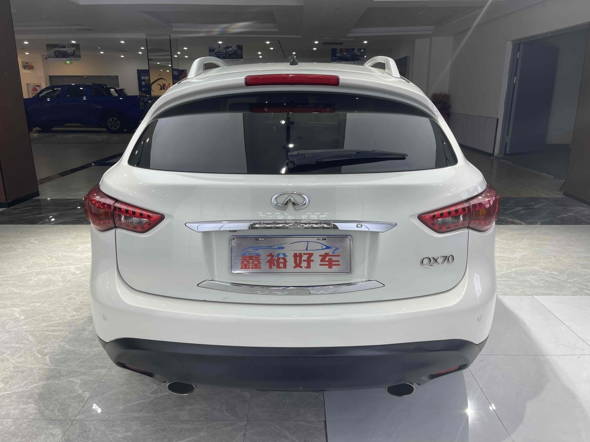 2013年1月英菲尼迪 QX70  2013款 3.7L 標(biāo)準(zhǔn)版