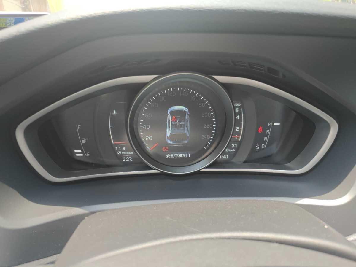 沃爾沃 V40  2014款 Cross Country T5 AWD 智雅版圖片