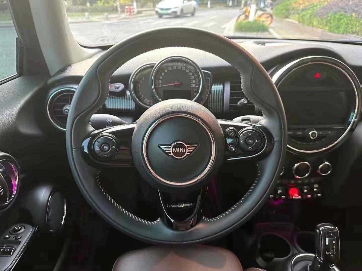 2019年8月MINI MINI  2019款 1.5T COOPER CABRIO 藝術家