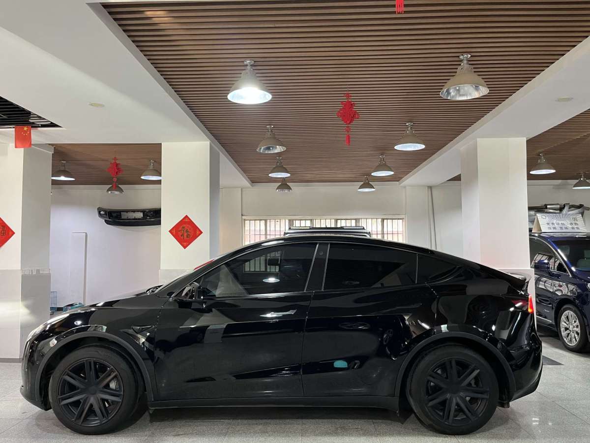 特斯拉 Model Y  2023款 后輪驅(qū)動(dòng)版圖片