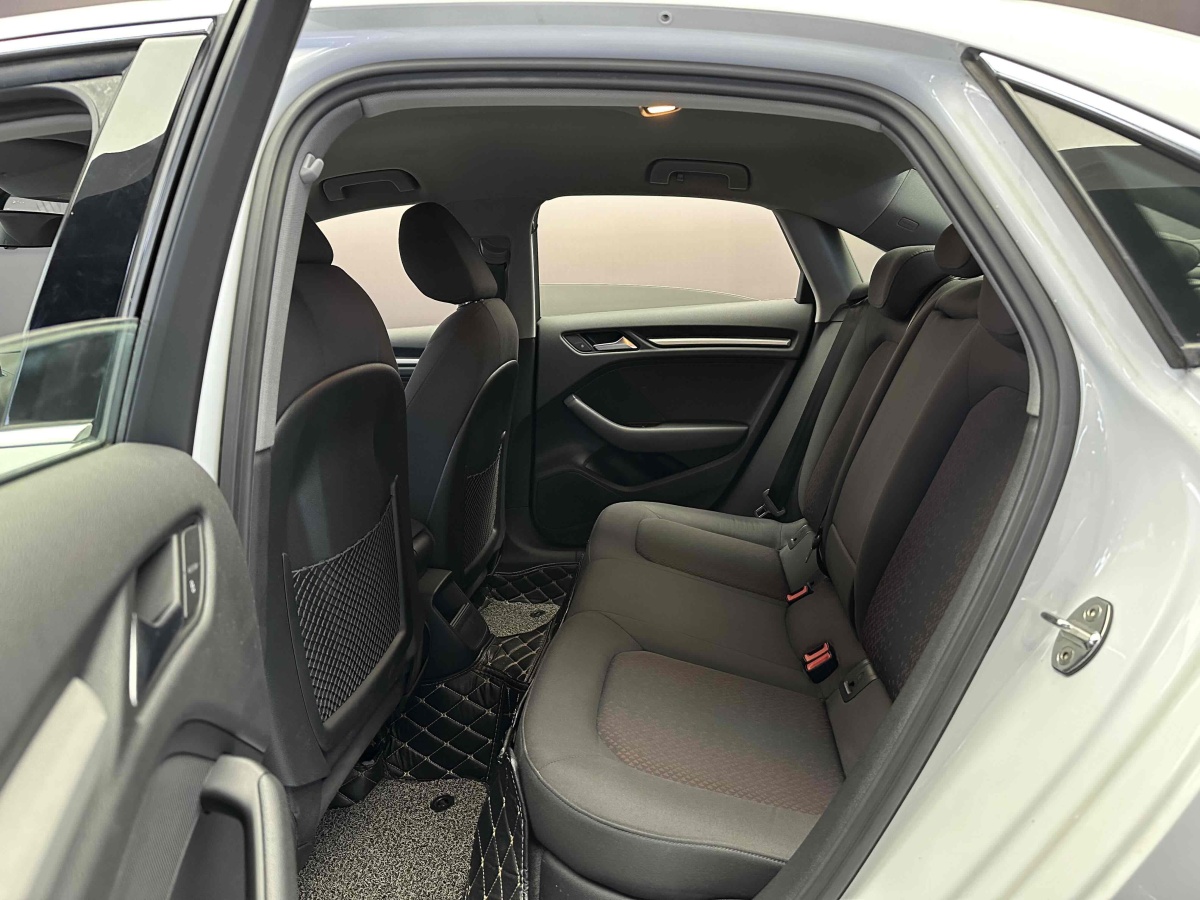 2018年8月奥迪 奥迪A3  2018款 30周年年型 Limousine 35 TFSI 进取型