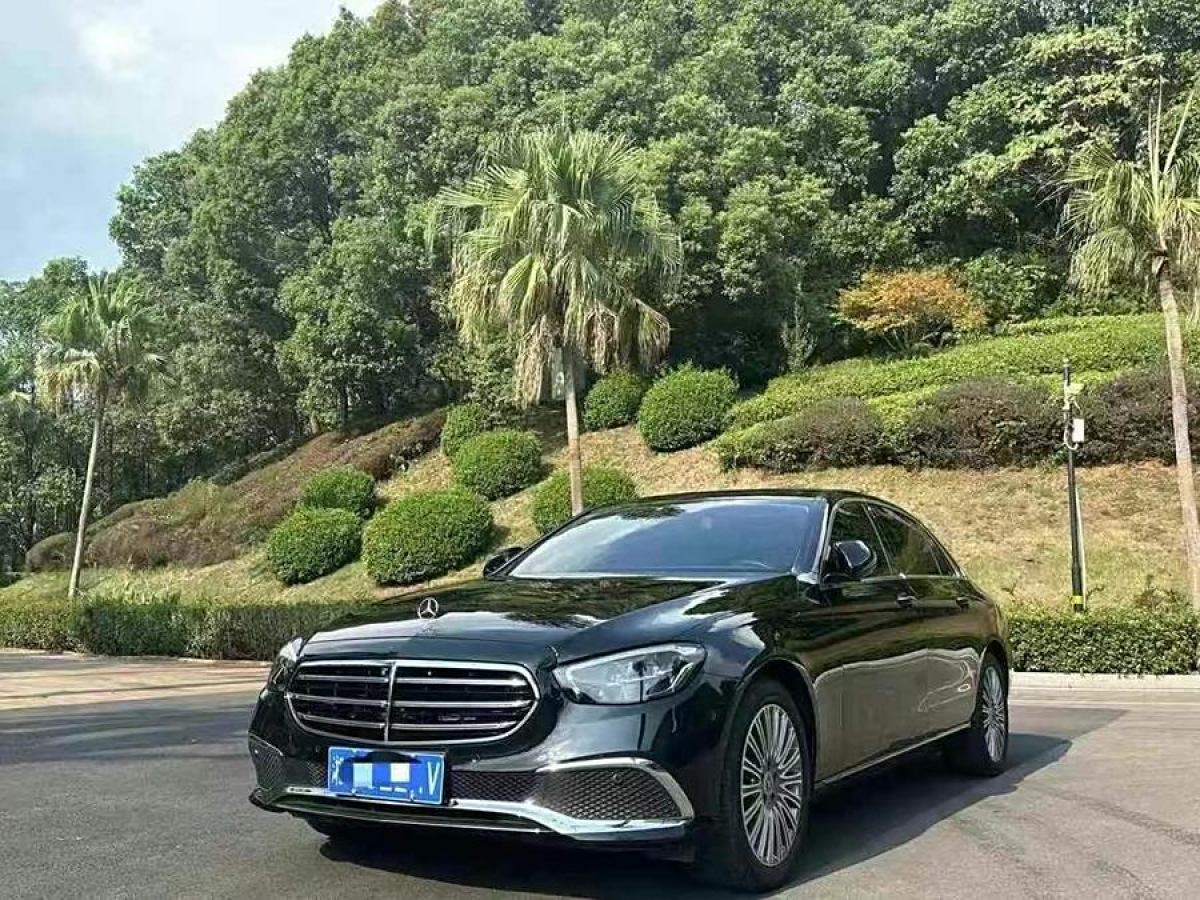 奔馳 奔馳E級(jí)  2022款 改款 E 300 L 豪華型圖片