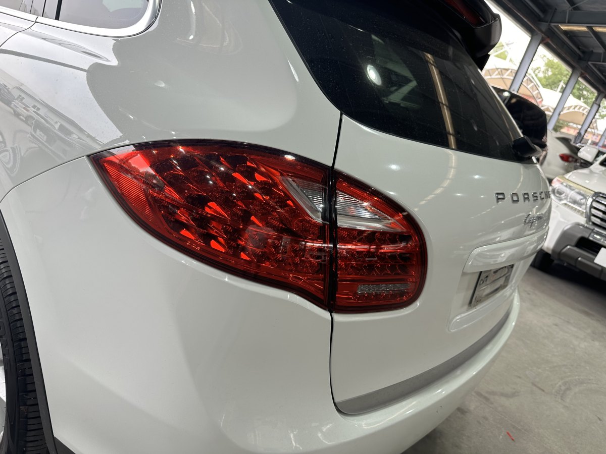 保時(shí)捷 Cayenne  2014款 Cayenne Platinum Edition 3.0T圖片