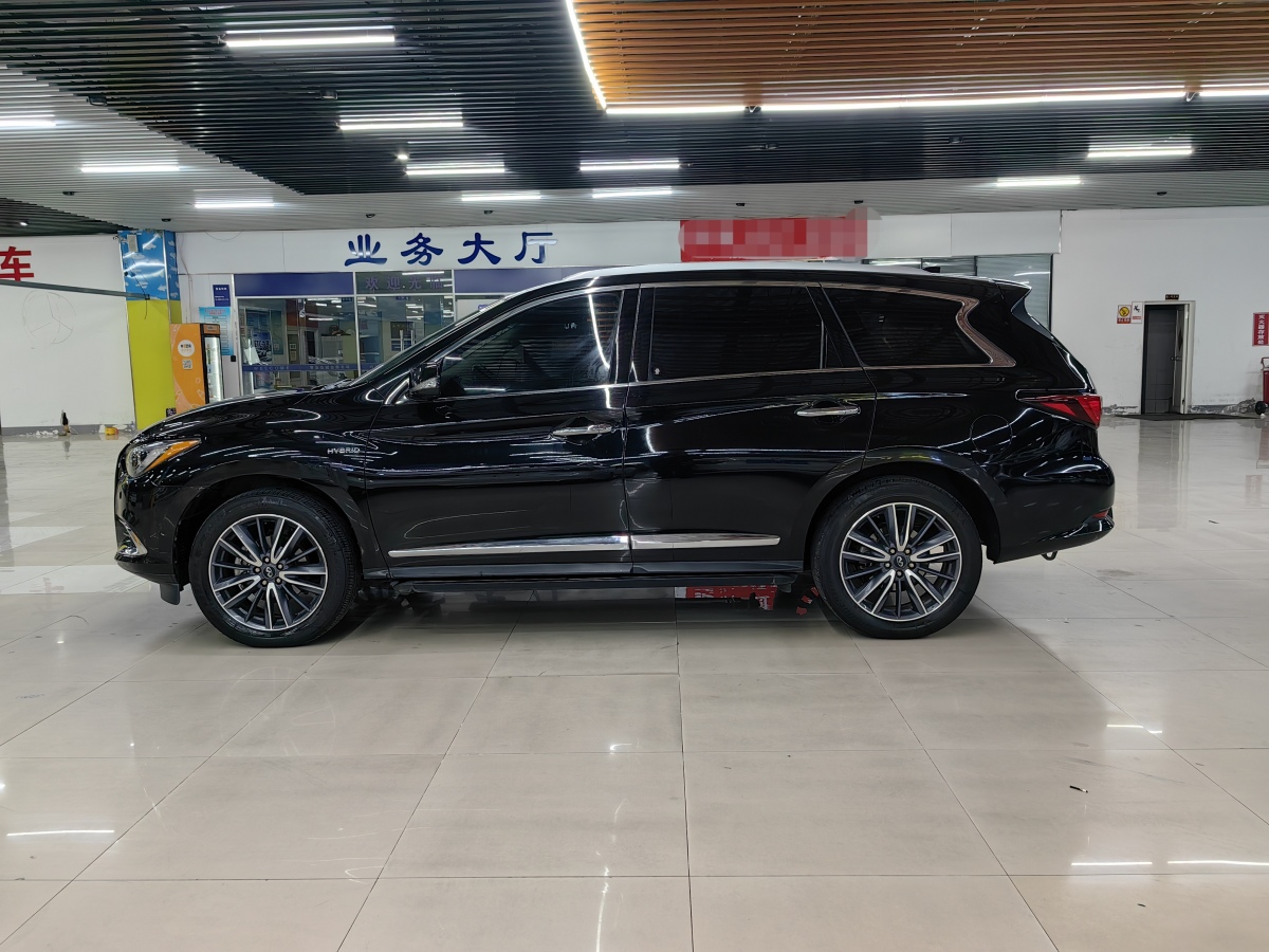 英菲尼迪 QX60  2018款 2.5T Hybrid 兩驅(qū)冠軍家庭版圖片