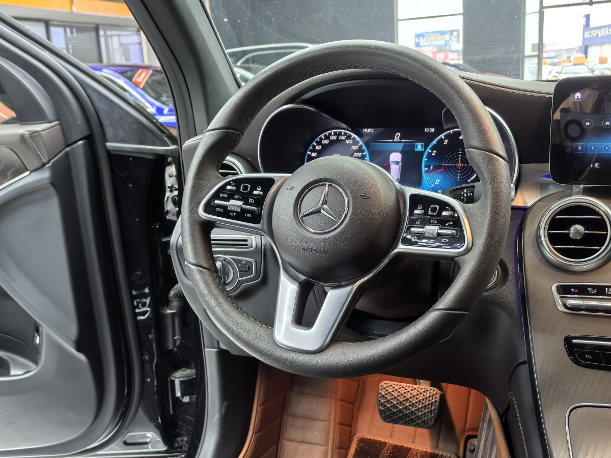 奔馳 奔馳GLC  2018款 改款 GLC 260 4MATIC 豪華型圖片