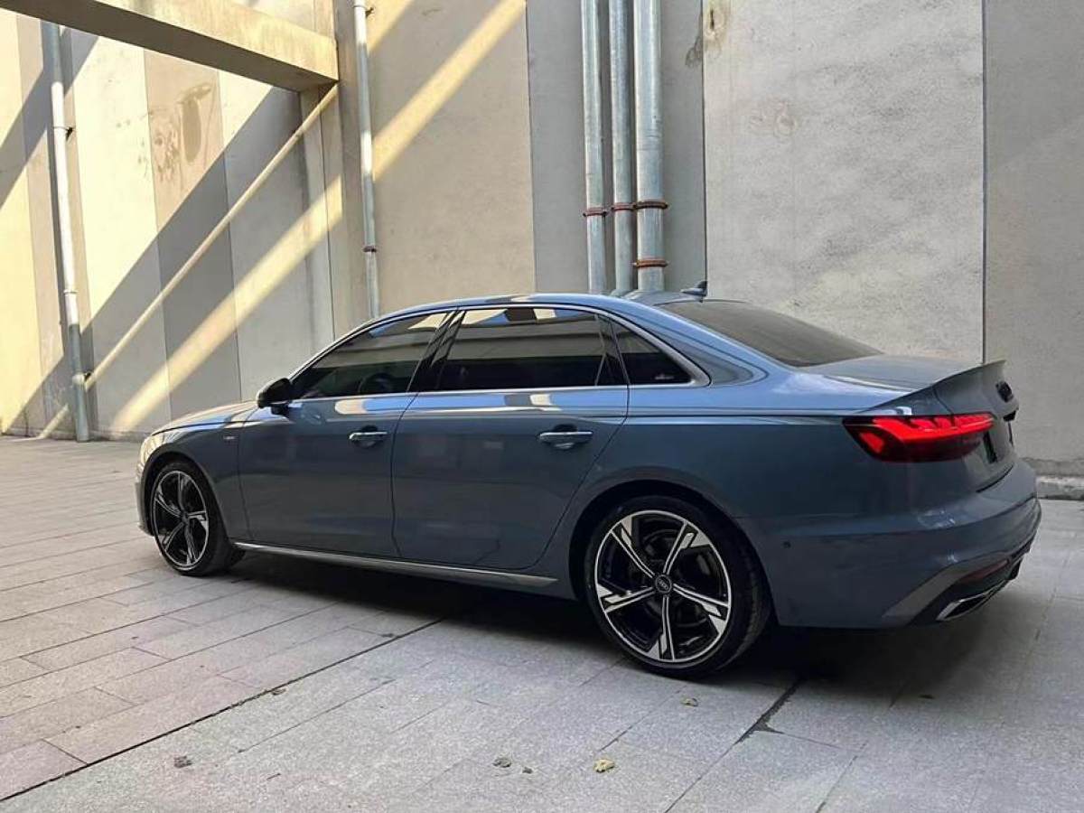 奧迪 奧迪A4L  2022款 40 TFSI quattro RS套件燃速型圖片