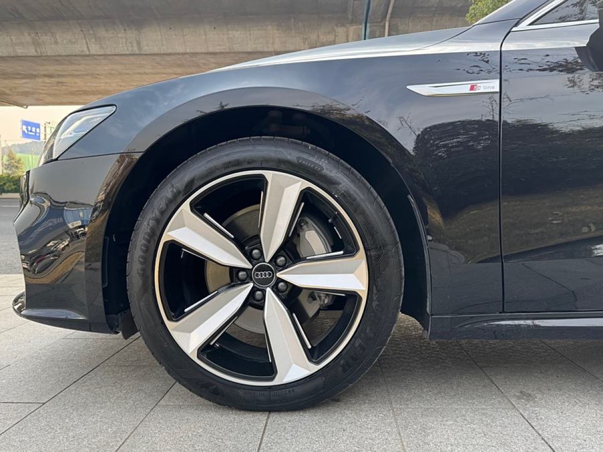 奧迪 奧迪A7L  2024款 45TFSI S-line 筑夢型 流晶套裝圖片