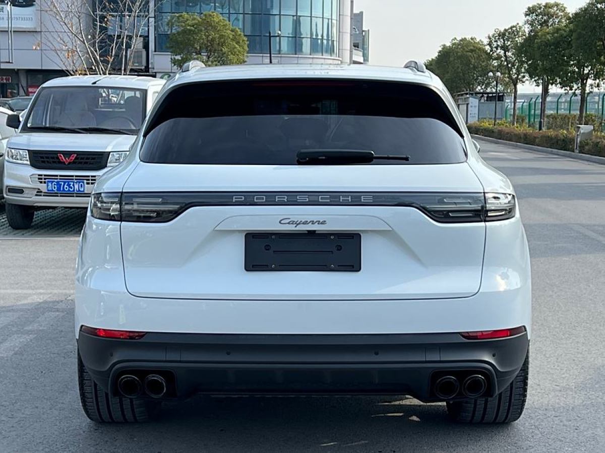 保時(shí)捷 Cayenne  2022款 Cayenne 3.0T 鉑金版圖片