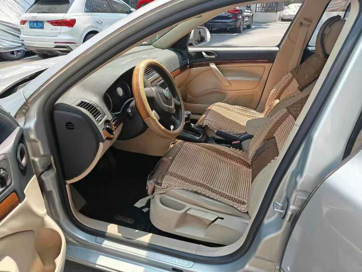 斯柯達(dá) 明銳  2012款 1.4TSI 手動(dòng)逸俊版圖片