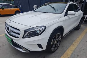 奔馳GLA 奔馳 GLA 220 4MATIC 豪華型
