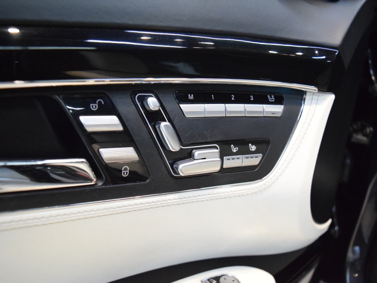 奔驰 奔驰S级  2012款 S 600 L Grand Edition designo图片