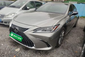 ES 雷克薩斯 200 豪華版