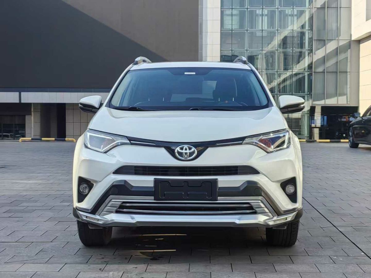 豐田 RAV4榮放  2018款 2.0L CVT兩驅(qū)風尚X版圖片