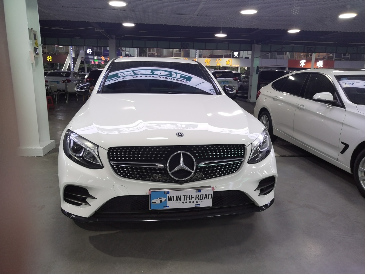 奔馳 奔馳GLC  2022款 改款 GLC 260 4MATIC 轎跑SUV圖片