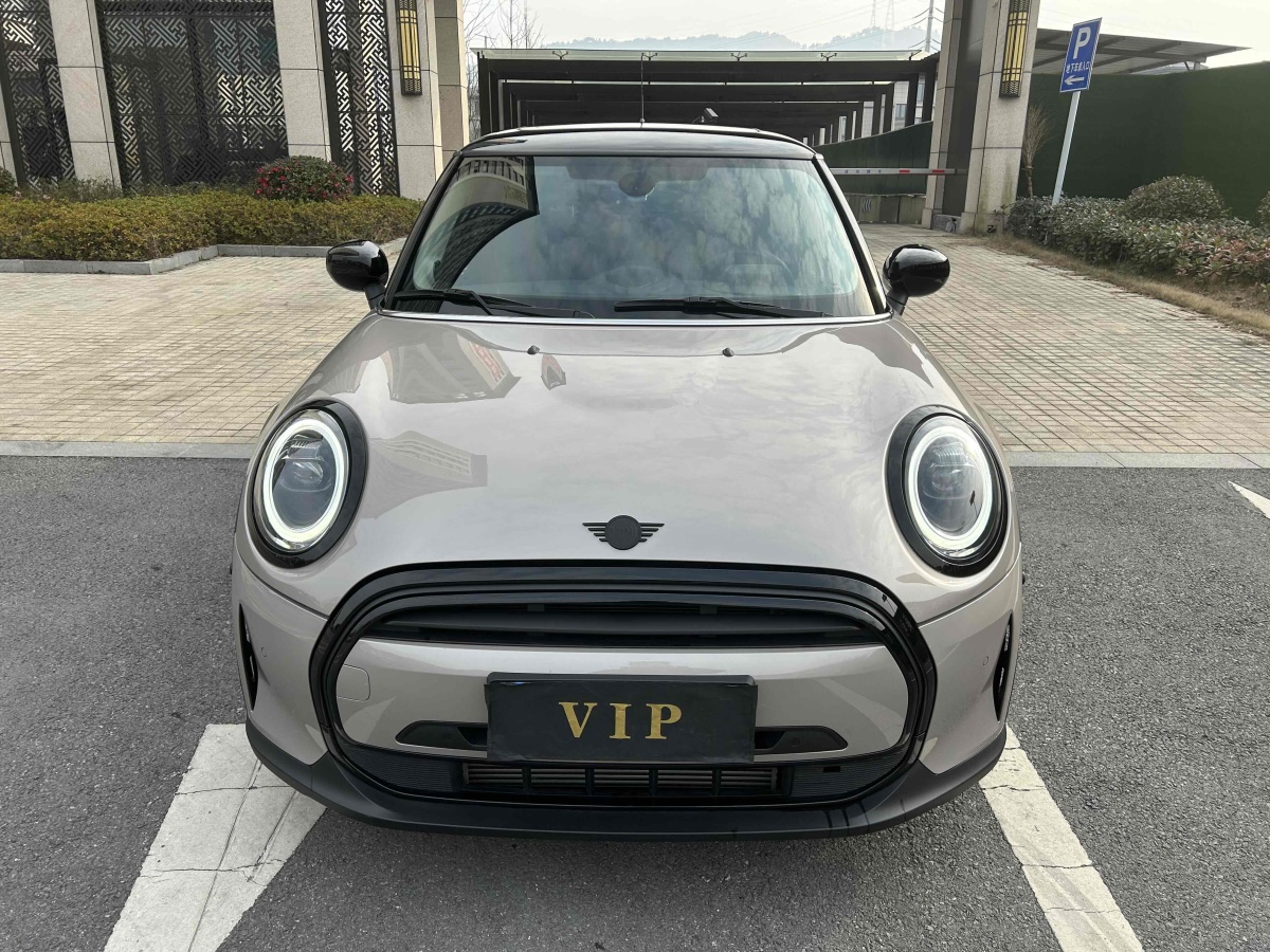 MINI MINI  2022款 改款 1.5T COOPER 藝術(shù)家圖片