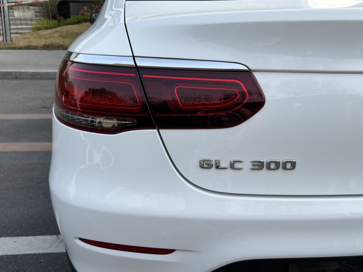 奔馳 奔馳GLC  2021款 GLC 300 4MATIC 轎跑SUV圖片