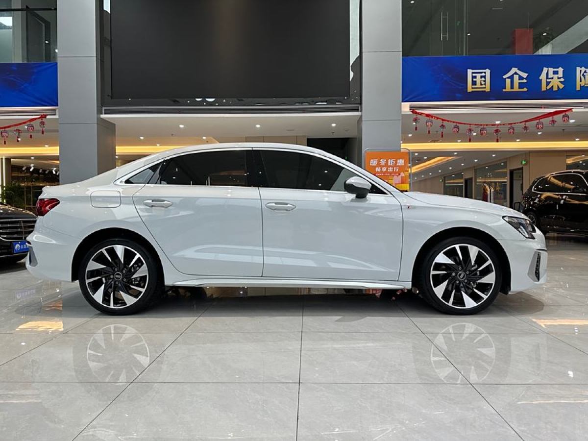 奧迪 奧迪A3  2022款 A3L Limousine 35 TFSI 時(shí)尚運(yùn)動型圖片