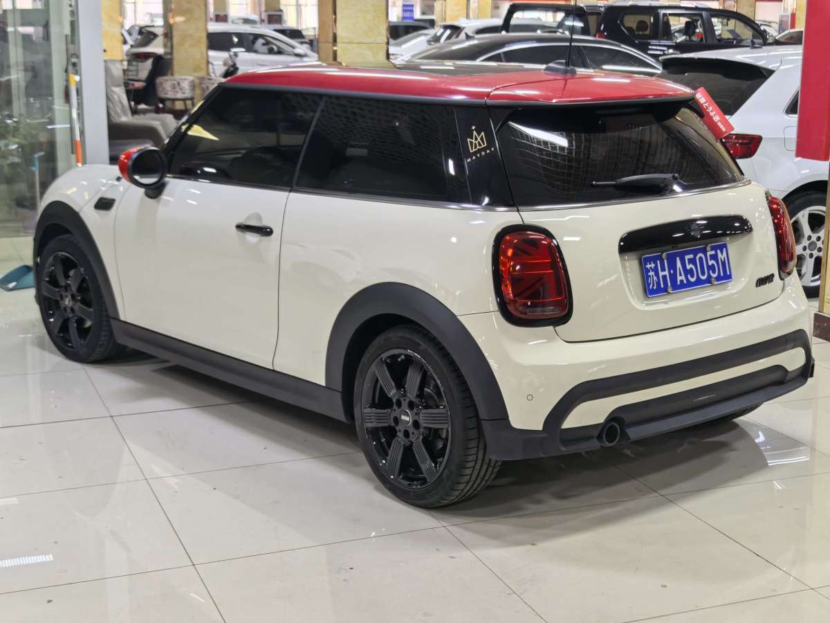 MINI MINI  2023款 1.5T COOPER 藝術(shù)家圖片