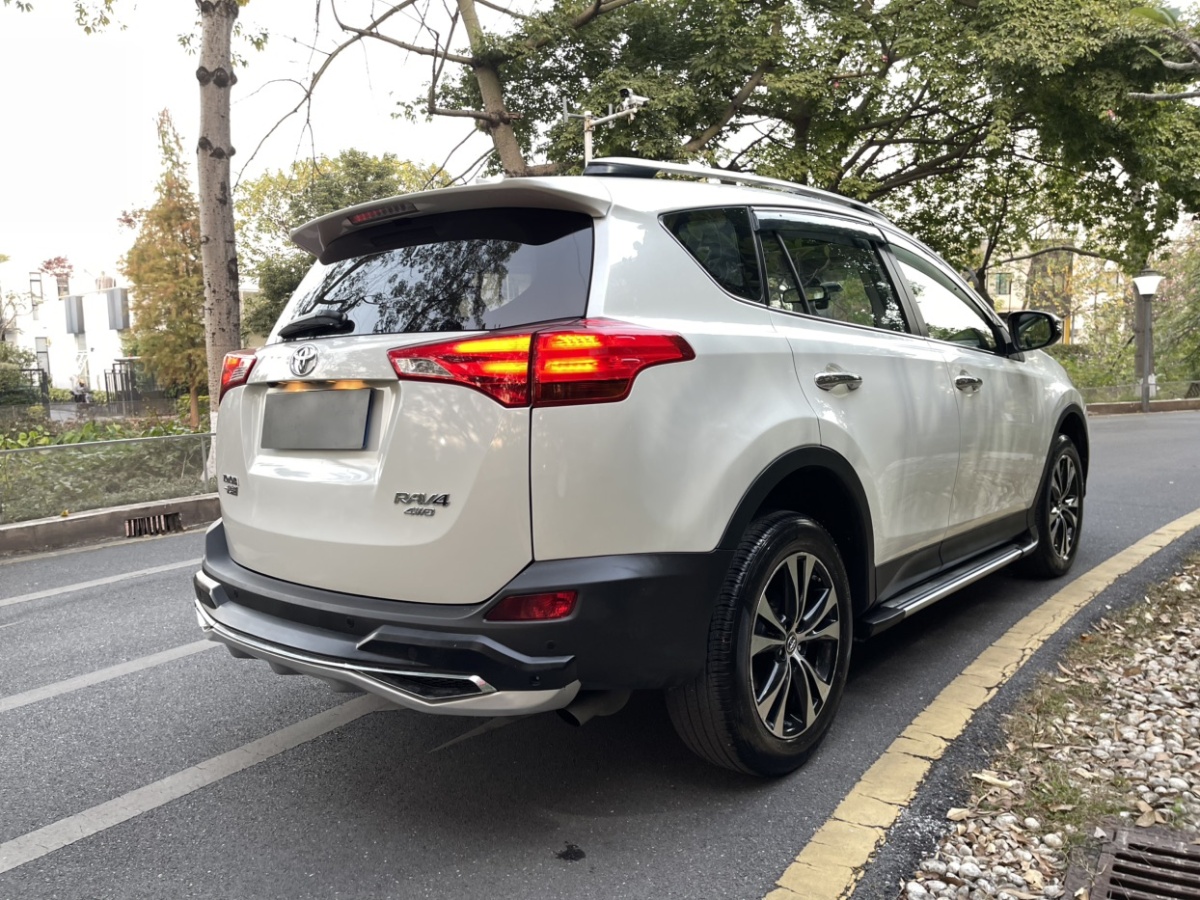 豐田 RAV4榮放  2015款 2.5L 自動四驅(qū)豪華版圖片