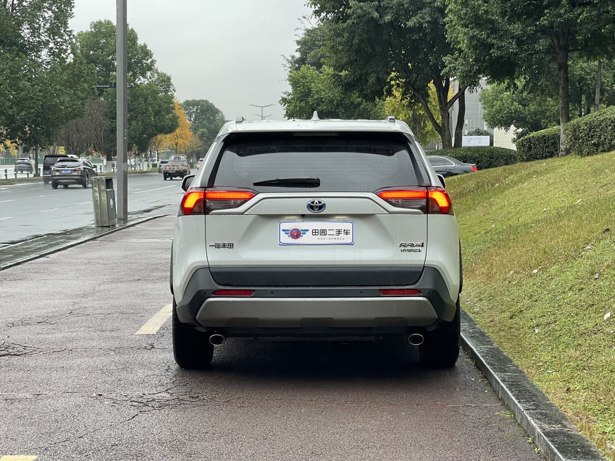 豐田 RAV4榮放  2023款 雙擎 2.5L E-CVT兩驅(qū)精英Plus版圖片