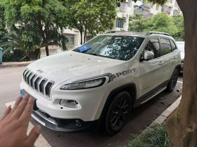Jeep 自由光 圖片