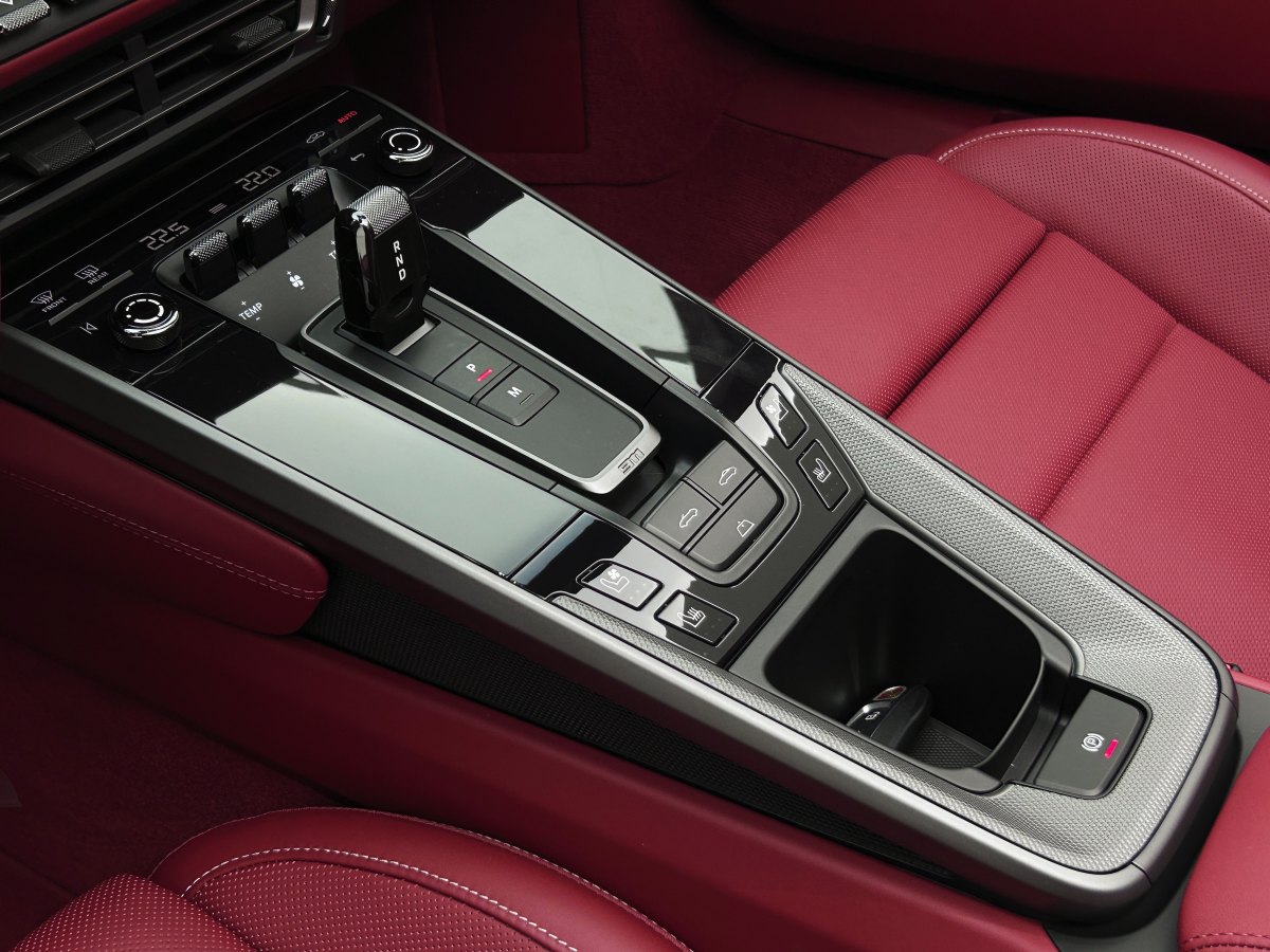 2023年7月保时捷 911  2023款 Carrera 4 Cabriolet 3.0T